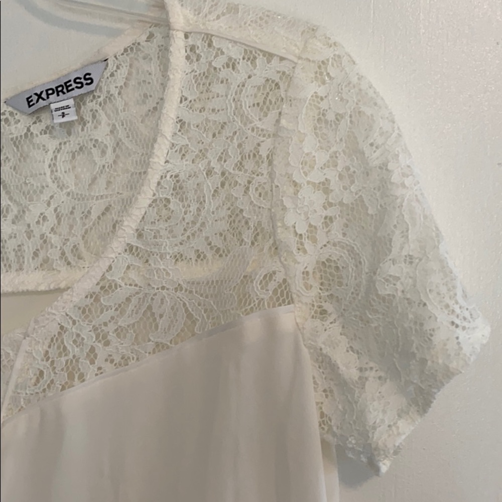 Express Ivory Lace Bodice Short Sleeve Hi-Low Top - Picture 5 of 10